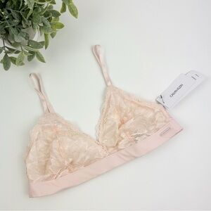 Calvin Klein Wirefree Hibiscus Lace Triangle Bra Pink QF6550 Size X-Small